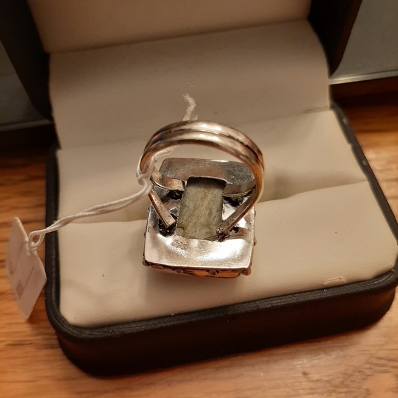 Ladies Jewelry - Picture 5 of 8